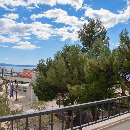 Apartman Ane - Beachfront 公寓 *